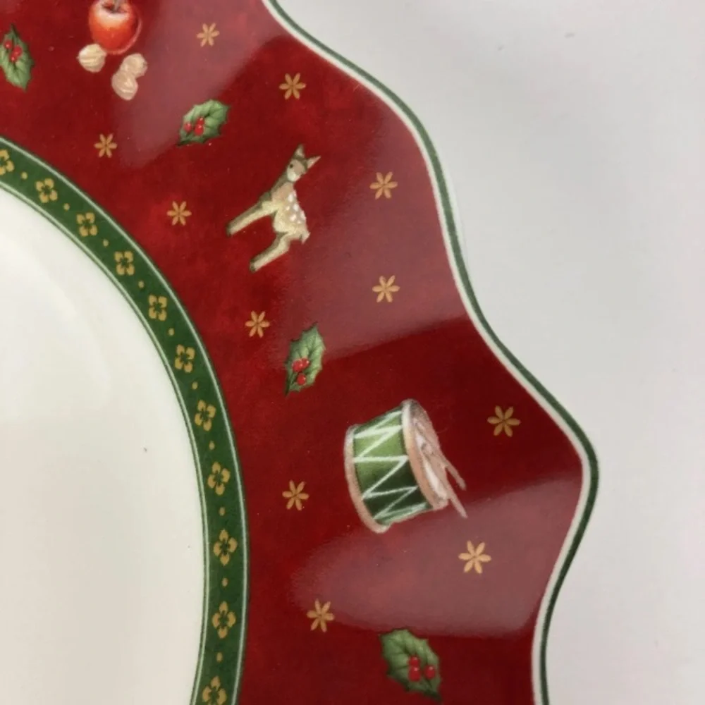 Villeroy & Boch Toy's Delight Red Salad Plate 9.5 in Holiday Christmas Tree